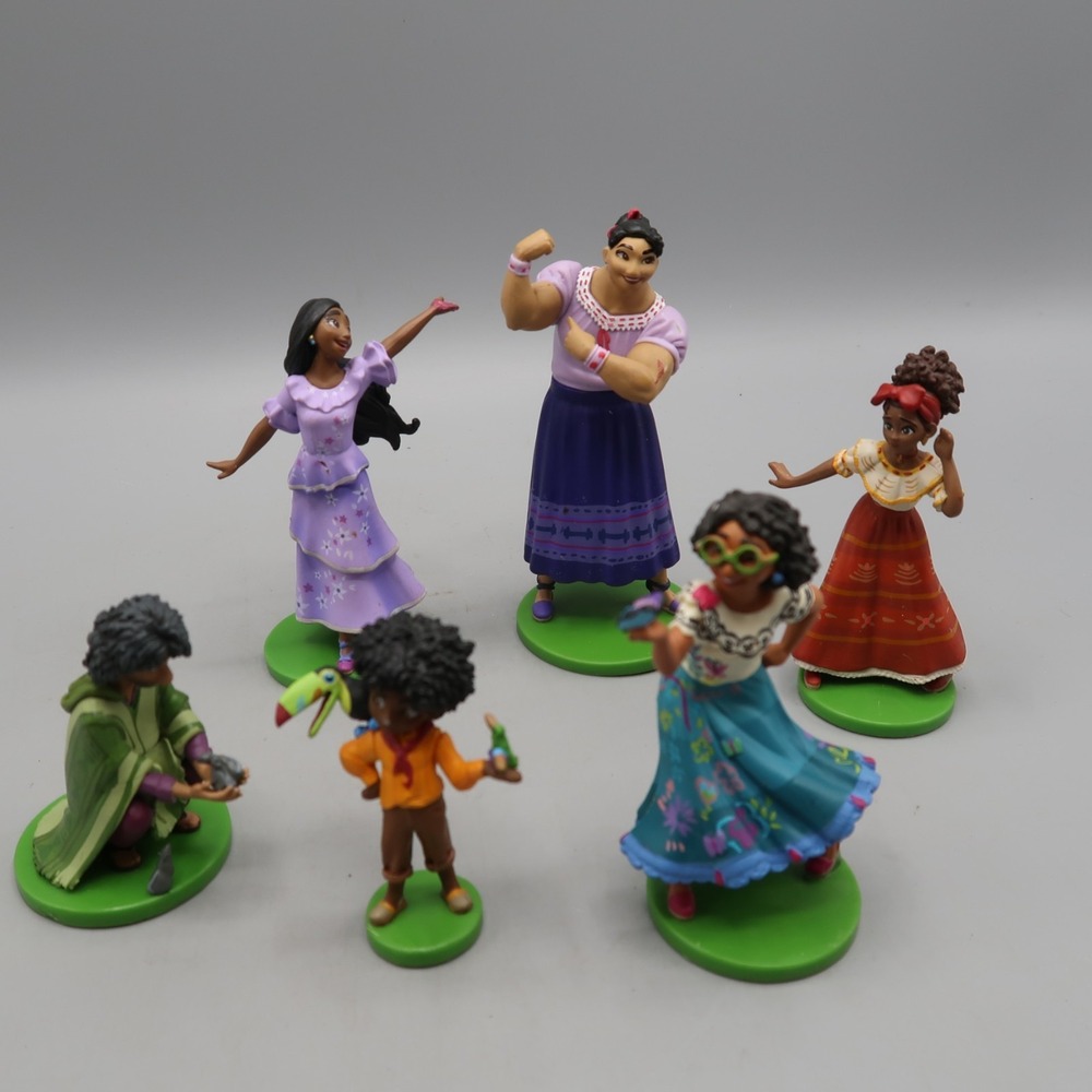 Disney Encanto Mi Familia Madrigal 6 Piece Toy Figurine Set Cake Topper